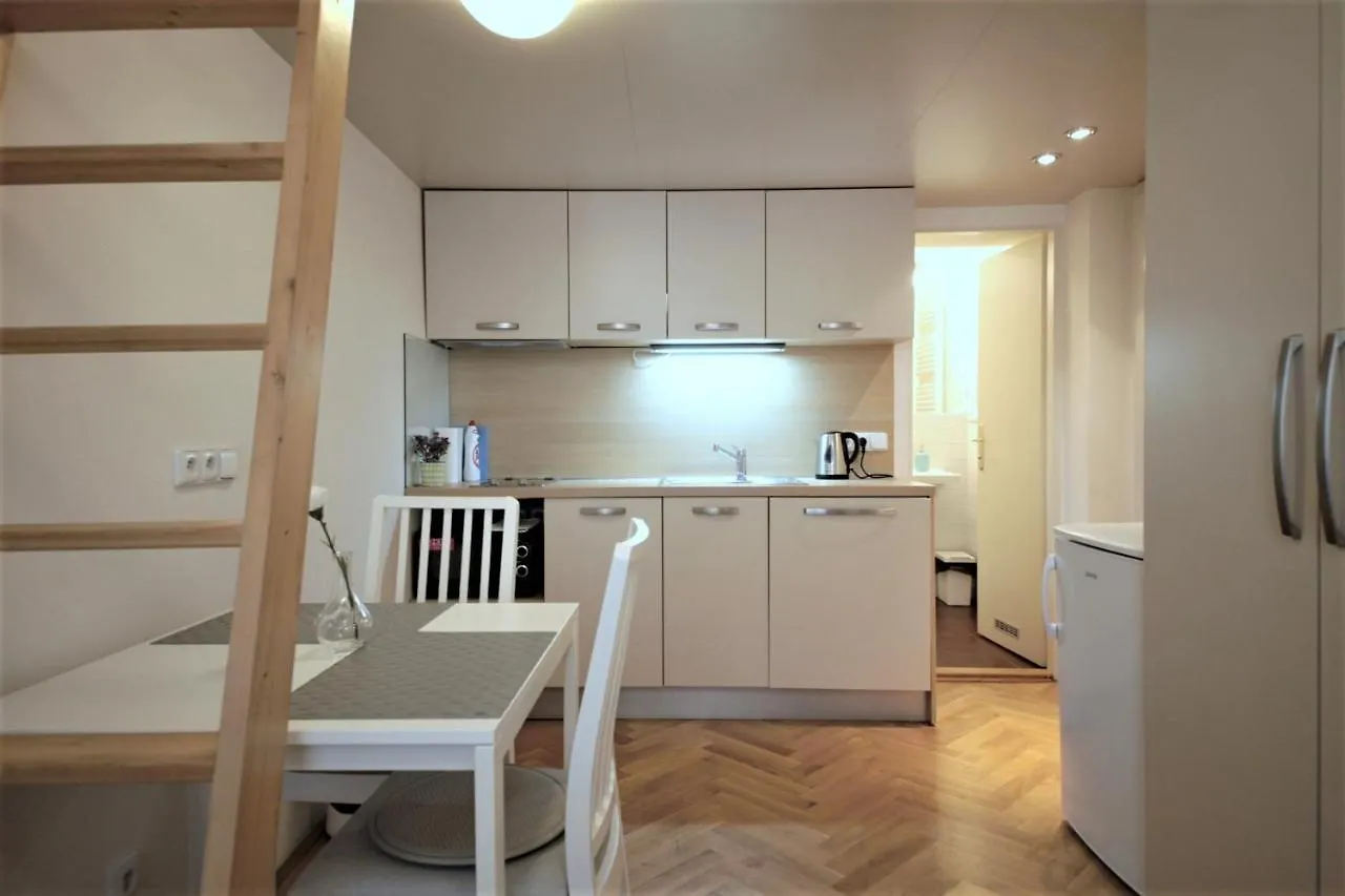 ***  City Castle Aparthotel プラハ チェコ