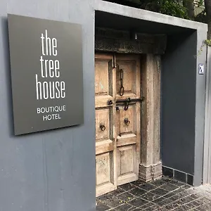 https://the-tree-house-boutique-hotel.hotels-capetown.com