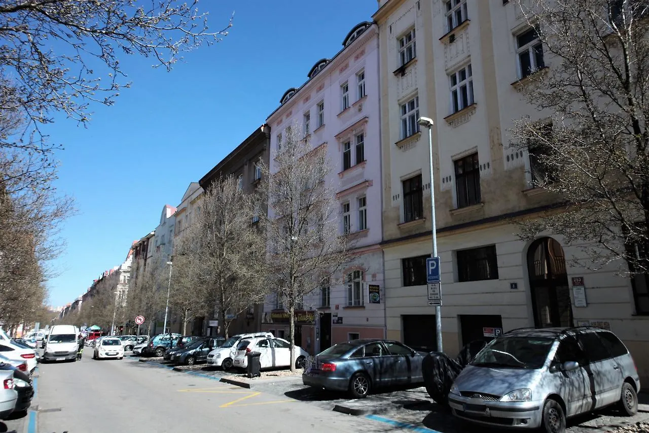 City Castle Aparthotel Prag 3*,