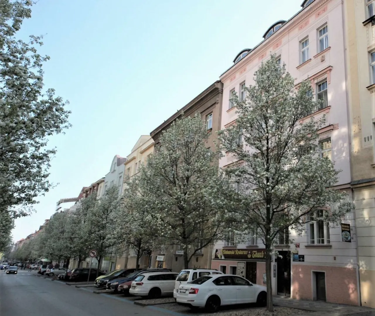 City Castle Aparthotel Prague 3*,