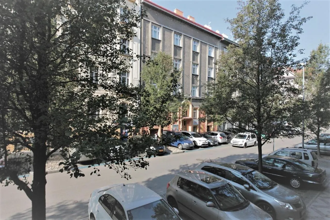 City Castle Aparthotel Praha 3*,